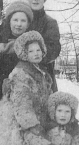 Nelly, Iya and Mariamne Denissieff in Russia (1911)