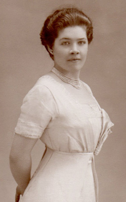 Eleanor Violet Jauncey (c. 1908)